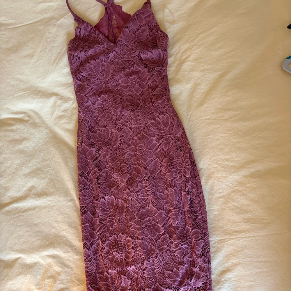 Elegant Lace Dress in Mauve